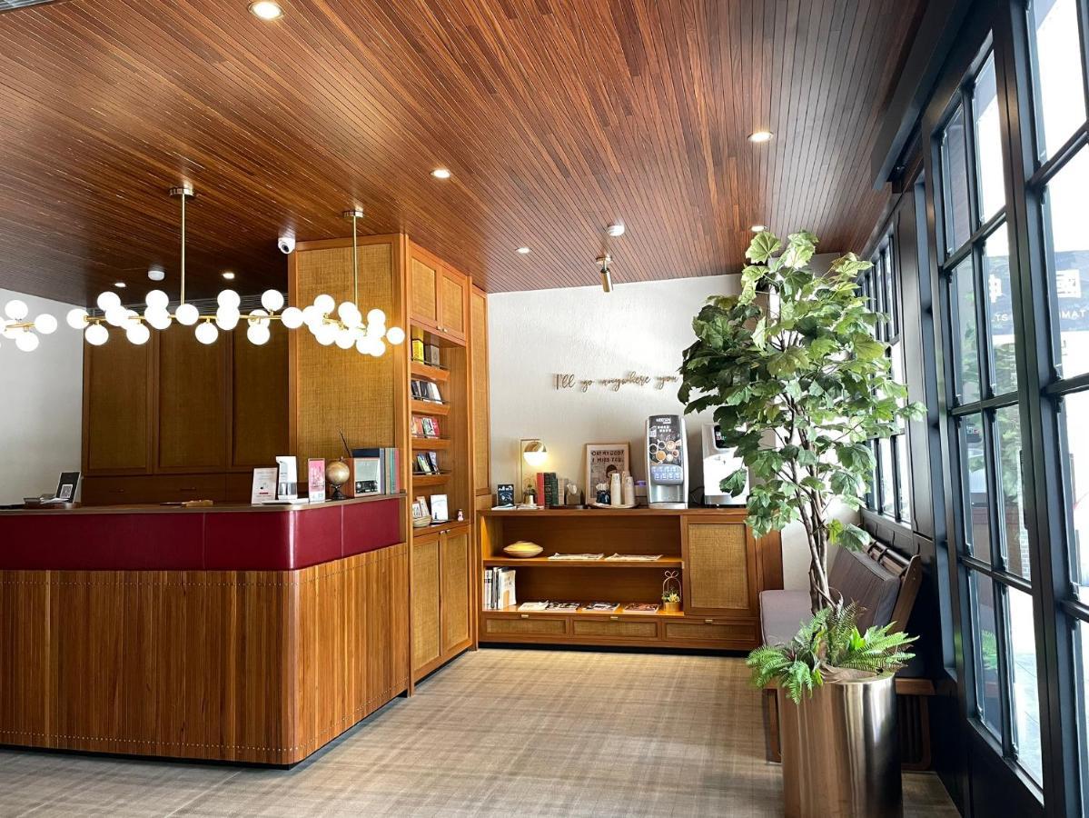 River Inn Station Гаосюн Экстерьер фото